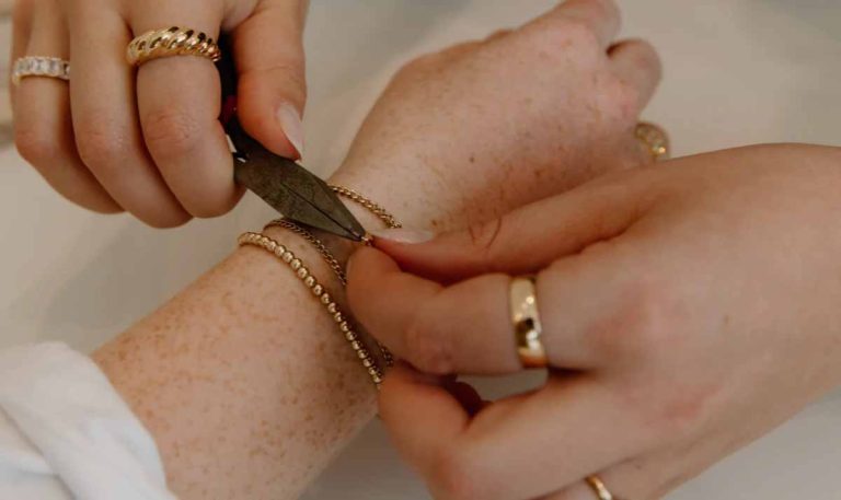 What is permanent Jewellery