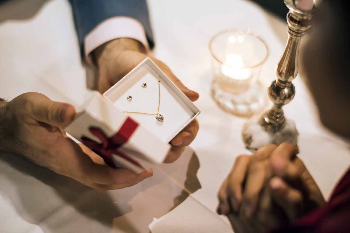 Jewellery That Turns Every Anniversary Into a Memory That Lasts