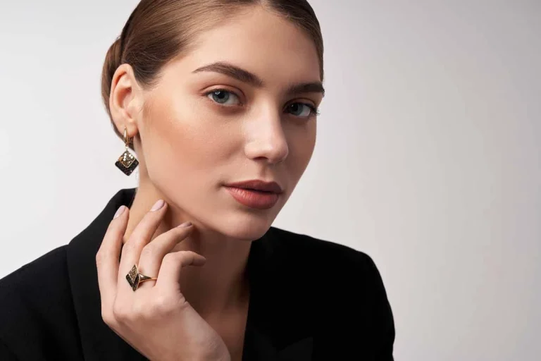 Earrings for Every Face Shape—Master the Art of Accessorising