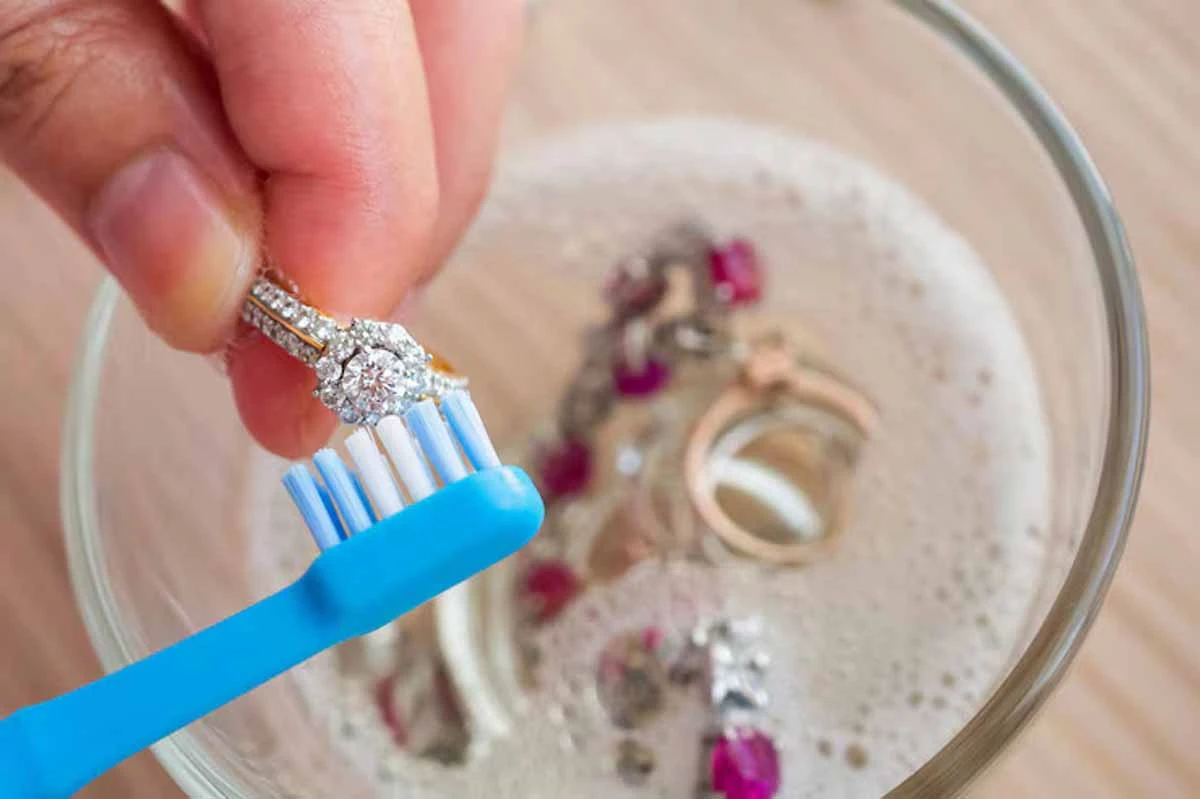 Steps to Clean Different Types of Jewelry