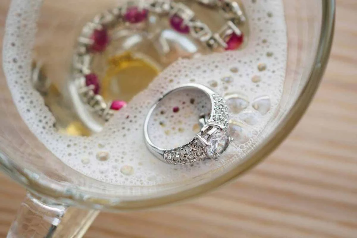 Steps to Clean Jewelry