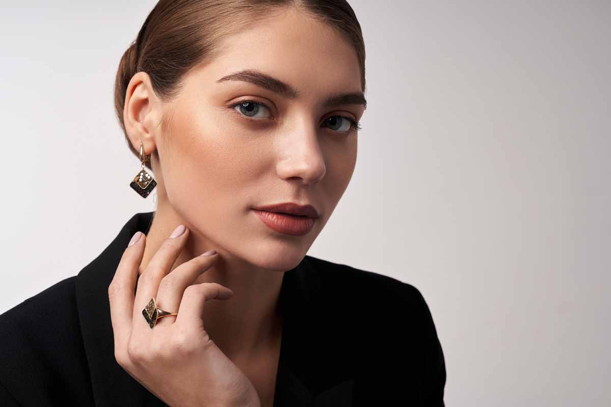 How to Choose Earrings That Work