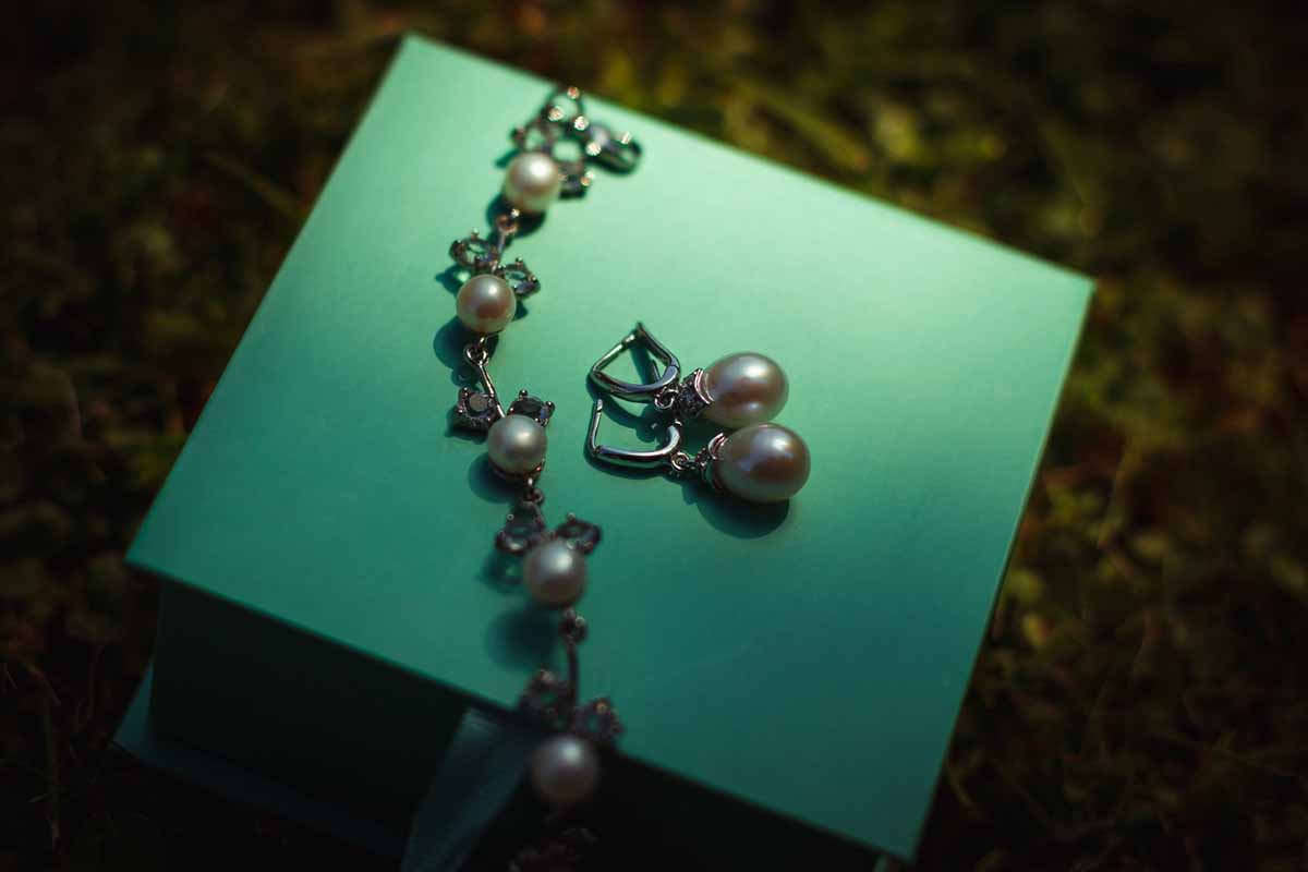 The Ultimate Guide to Graduation Jewelry Gifts