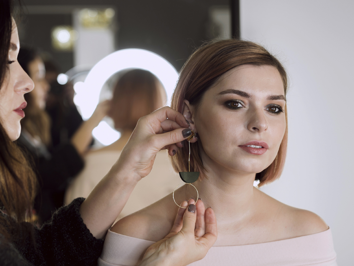 What Defines a Round Face