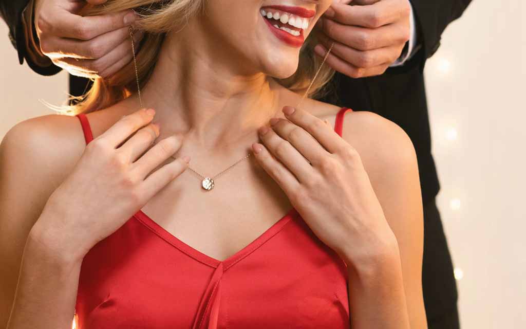 Guide to Valentine’s Day Jewellery Gift