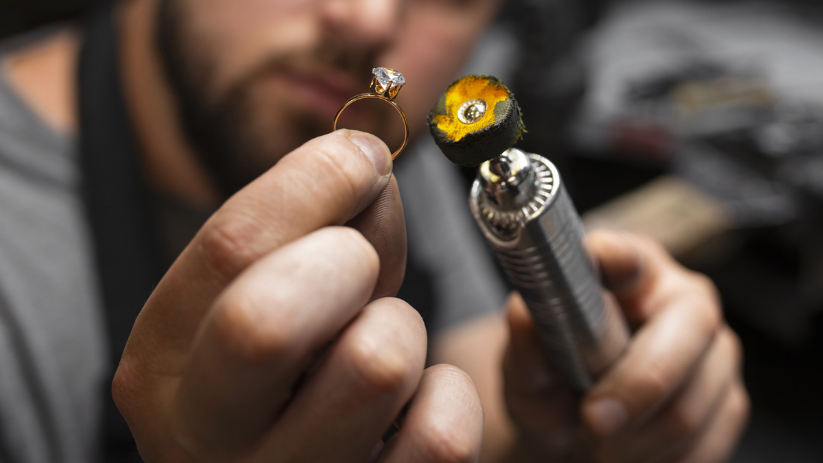 How to Identify Lab Grown Diamonds