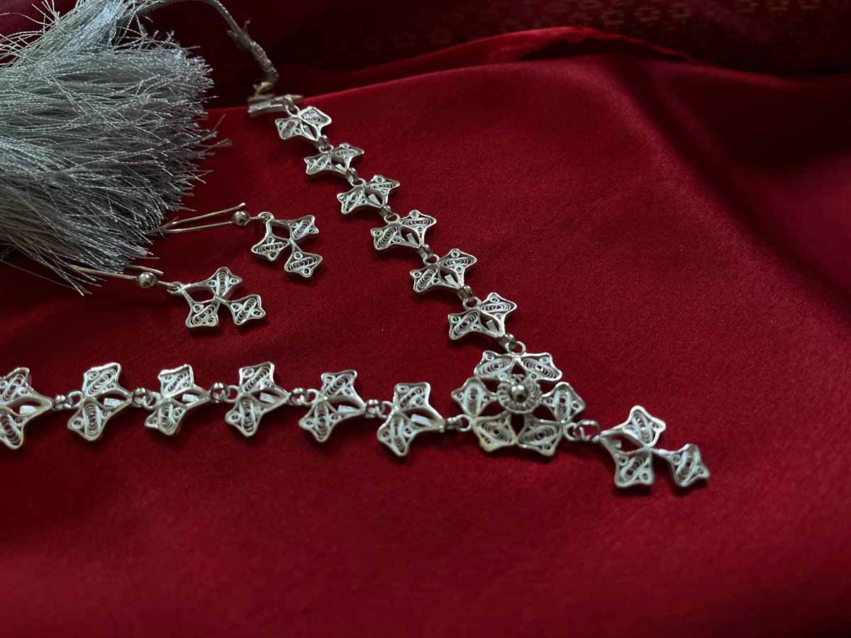 What Gives Filigree Jewelry Its Distinction